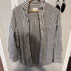 American Eagle button up women’s shirt, small (fits oversized) black and white